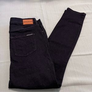Calvin Klein Repreve Mid Rise skinny jeans super dark wash size 29/8